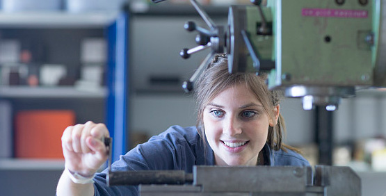 2010 metal & plastic industry analysis